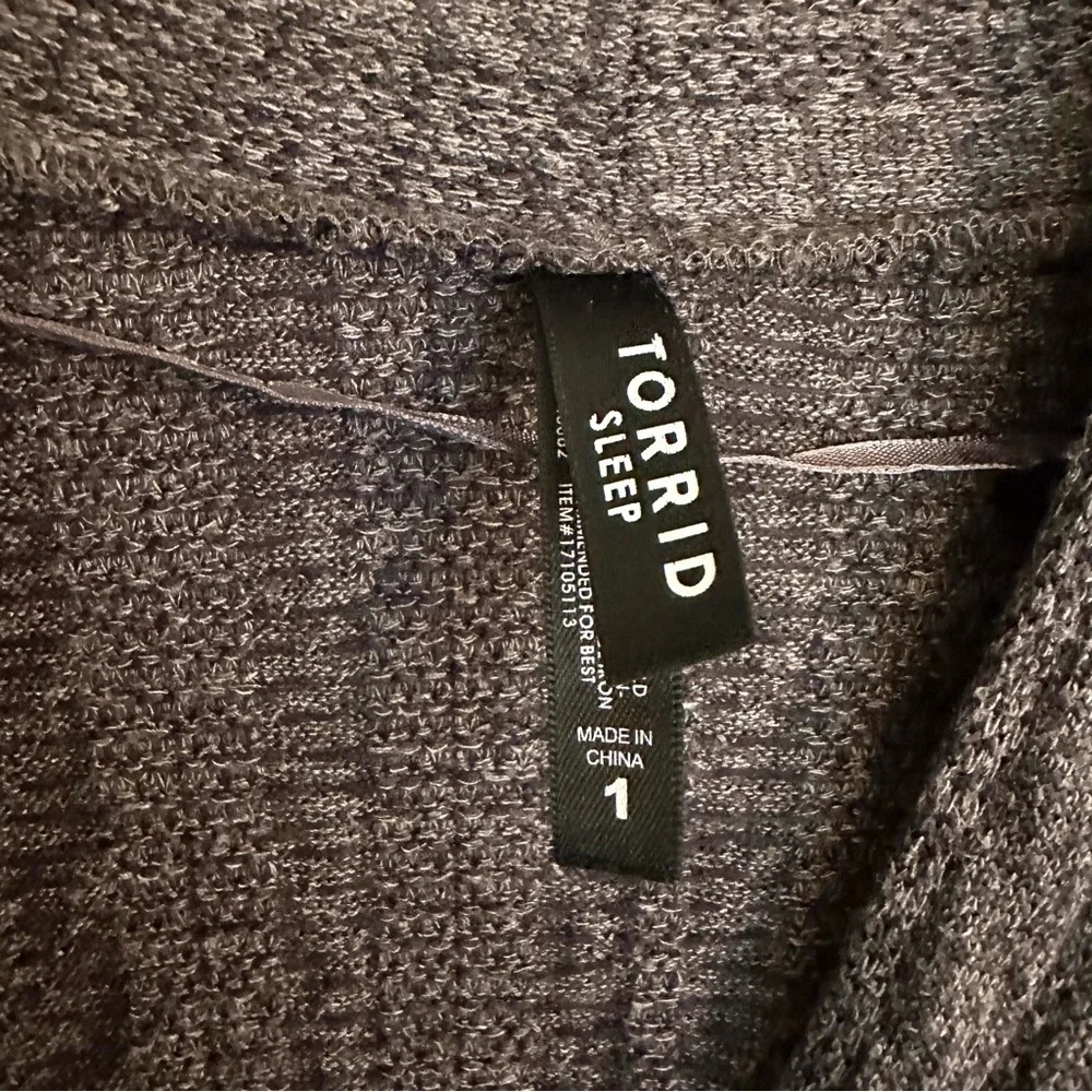 Torrid Gray Knot Cardigan Sweater Size 1 or Large 14/16